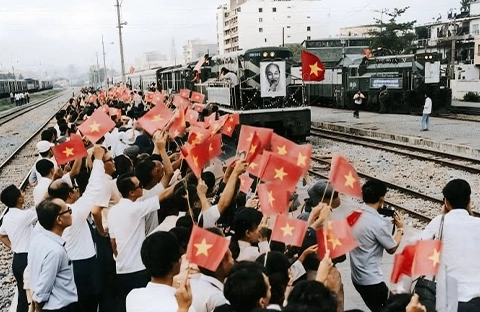 Tái hiện 'Đoàn tàu Thống nhất' - Non sông liền một dải thumb